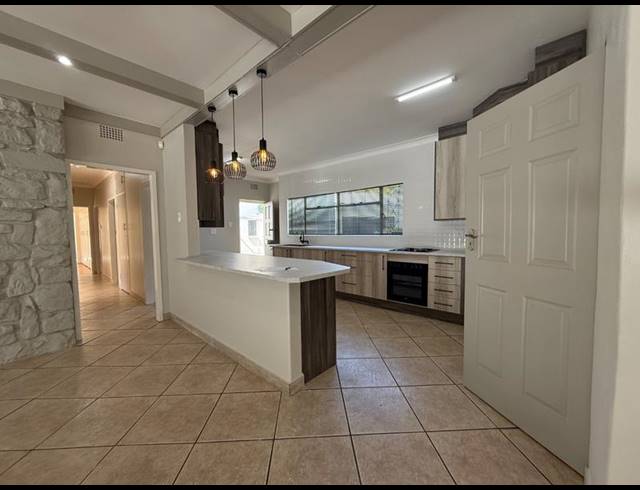 3 BEDROOM HOUSE FOR SALE IN VANDERBIJLPARK SE 1